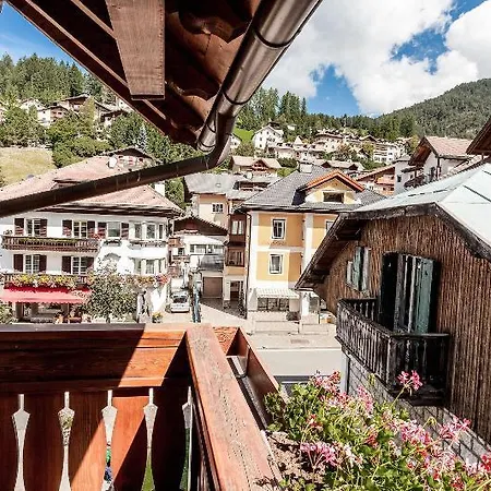 Garni Park 3* Urtijëi