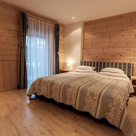 Garni Park Otel Urtijëi